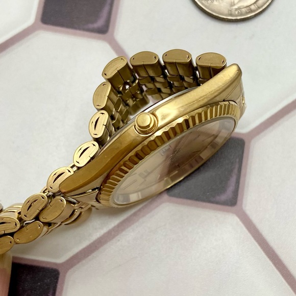 Vintage Citizen Gold-tone Stainless Steel QQ Watch With Day / Date - Picture 12 of 13